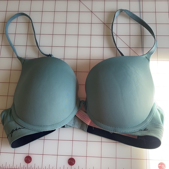Set of 3 32c Victoria’s Secret push up bras - Picture 6 of 7
